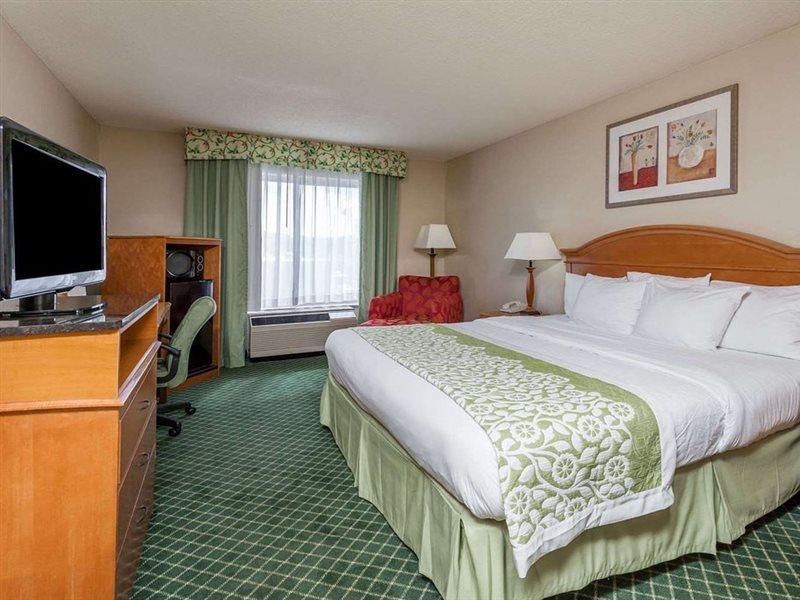 Days Inn & Suites By Wyndham Warren Eksteriør billede