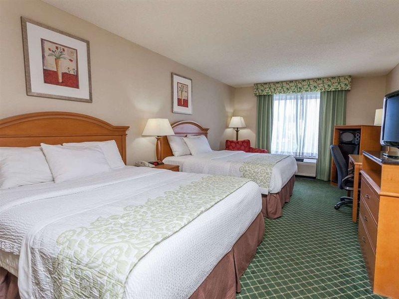 Days Inn & Suites By Wyndham Warren Eksteriør billede