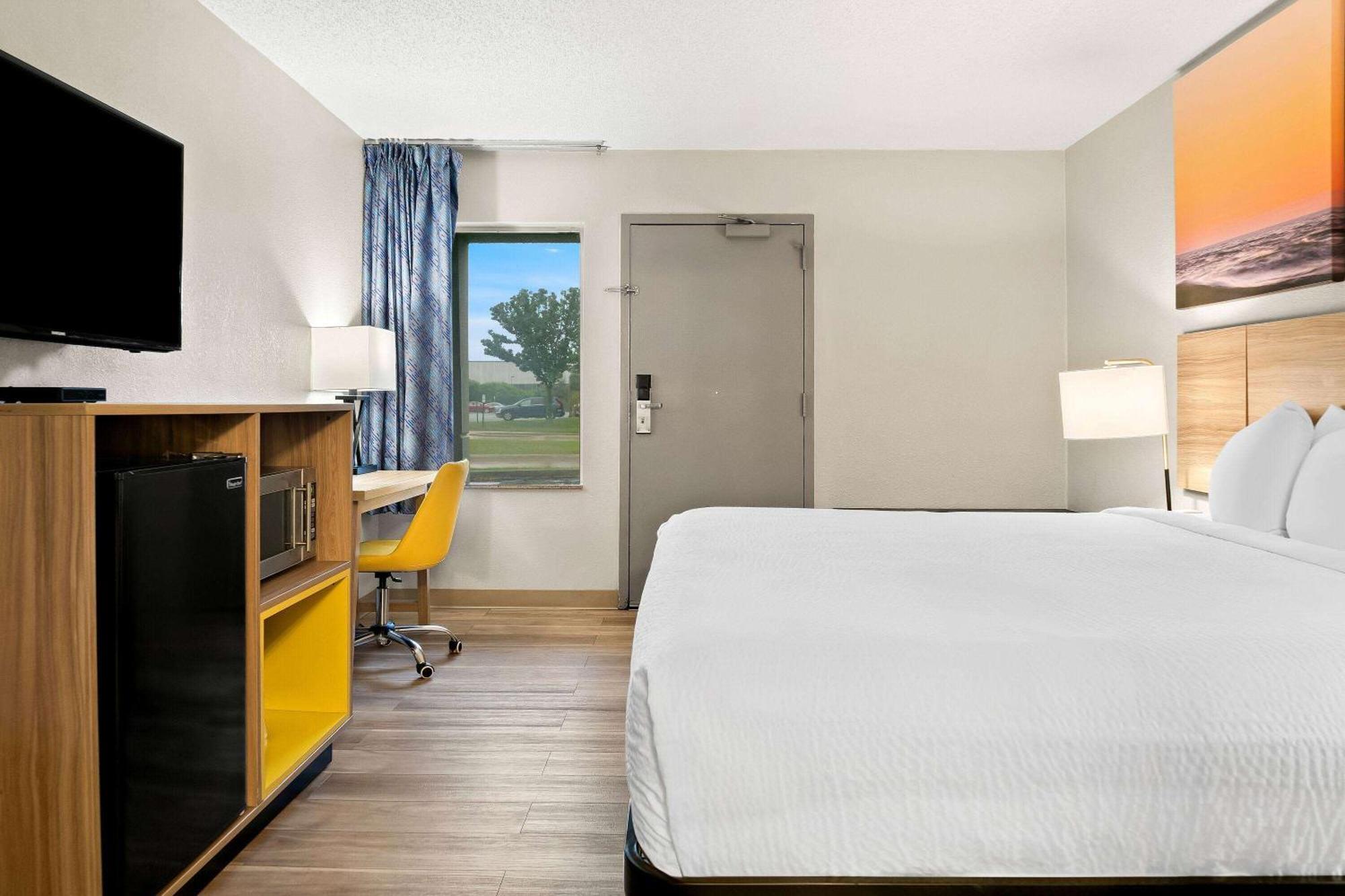 Days Inn & Suites By Wyndham Warren Eksteriør billede