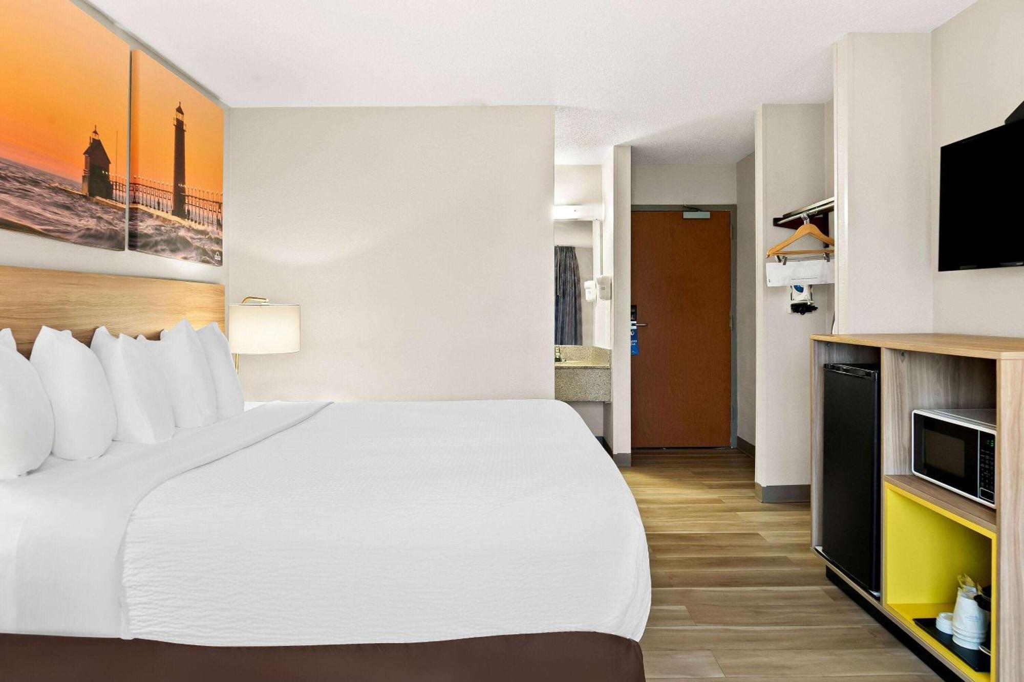 Days Inn & Suites By Wyndham Warren Eksteriør billede