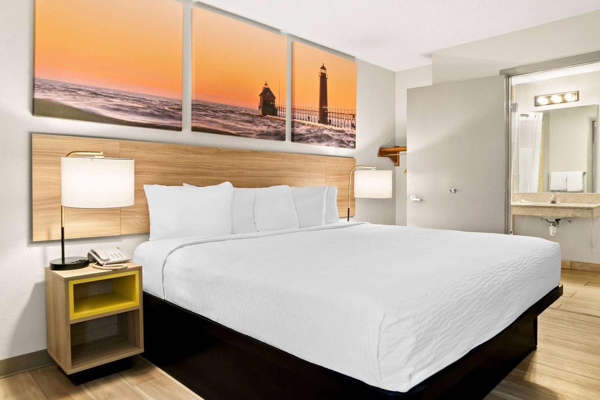 Days Inn & Suites By Wyndham Warren Eksteriør billede