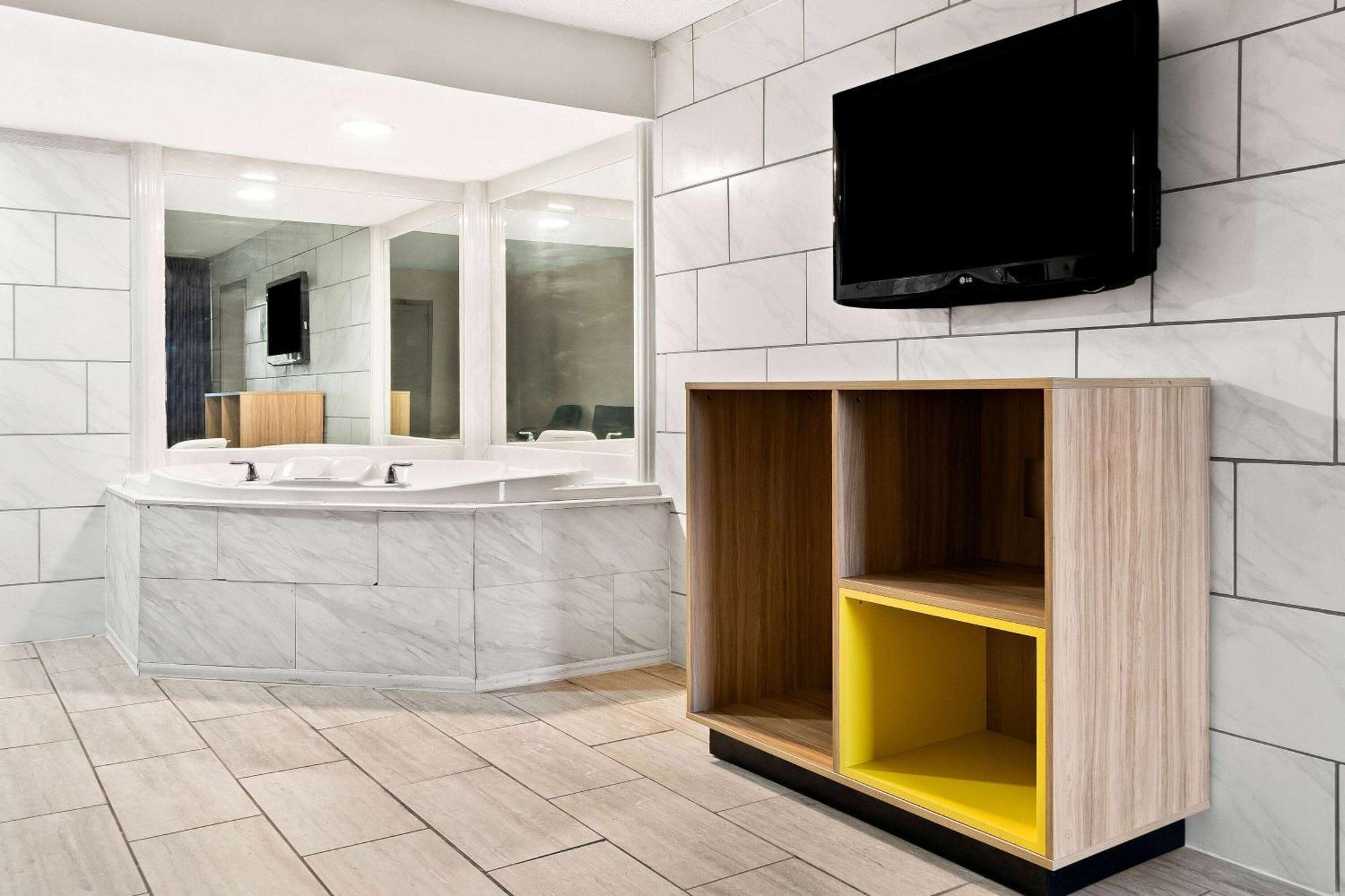 Days Inn & Suites By Wyndham Warren Eksteriør billede