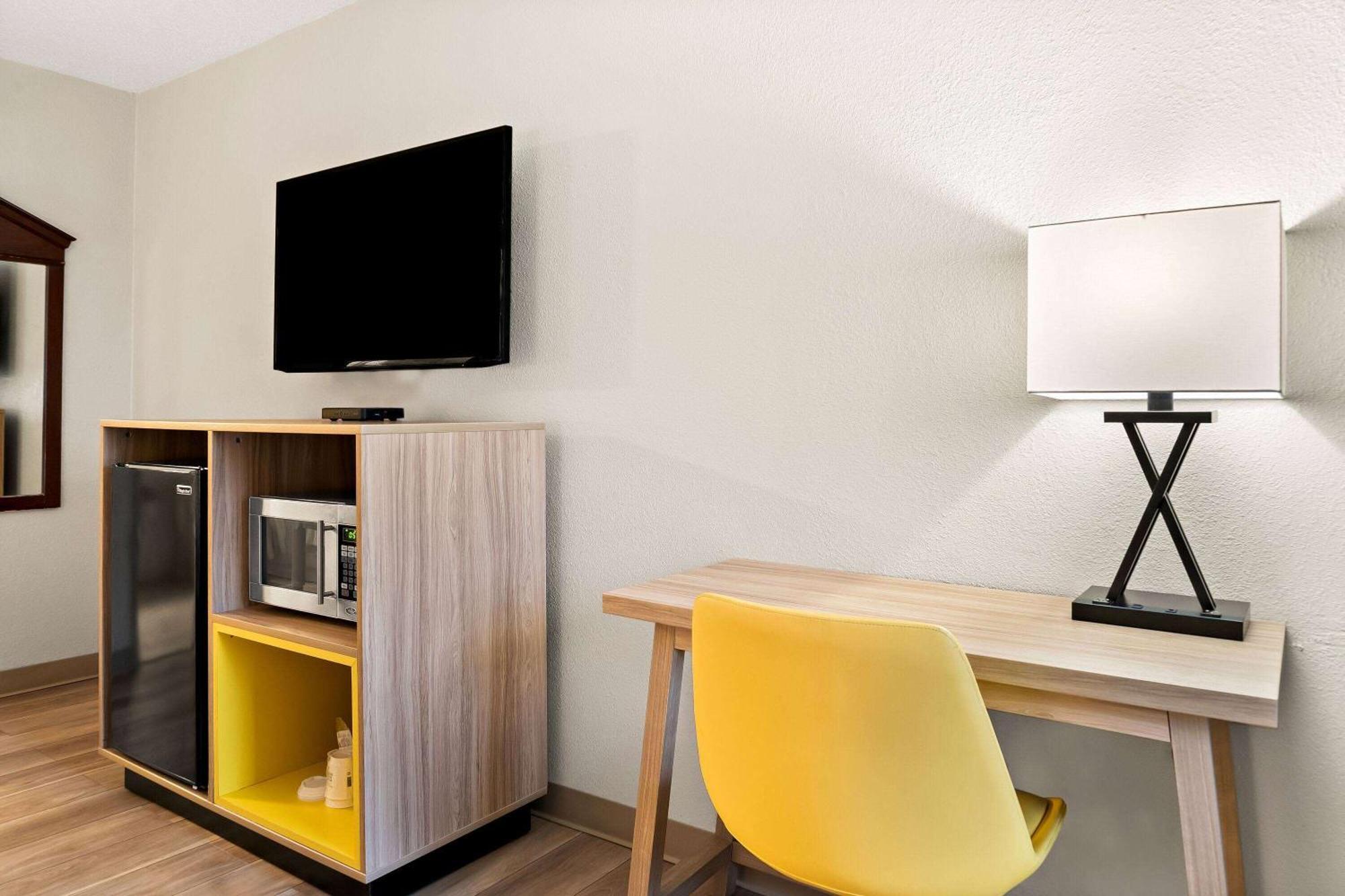Days Inn & Suites By Wyndham Warren Eksteriør billede