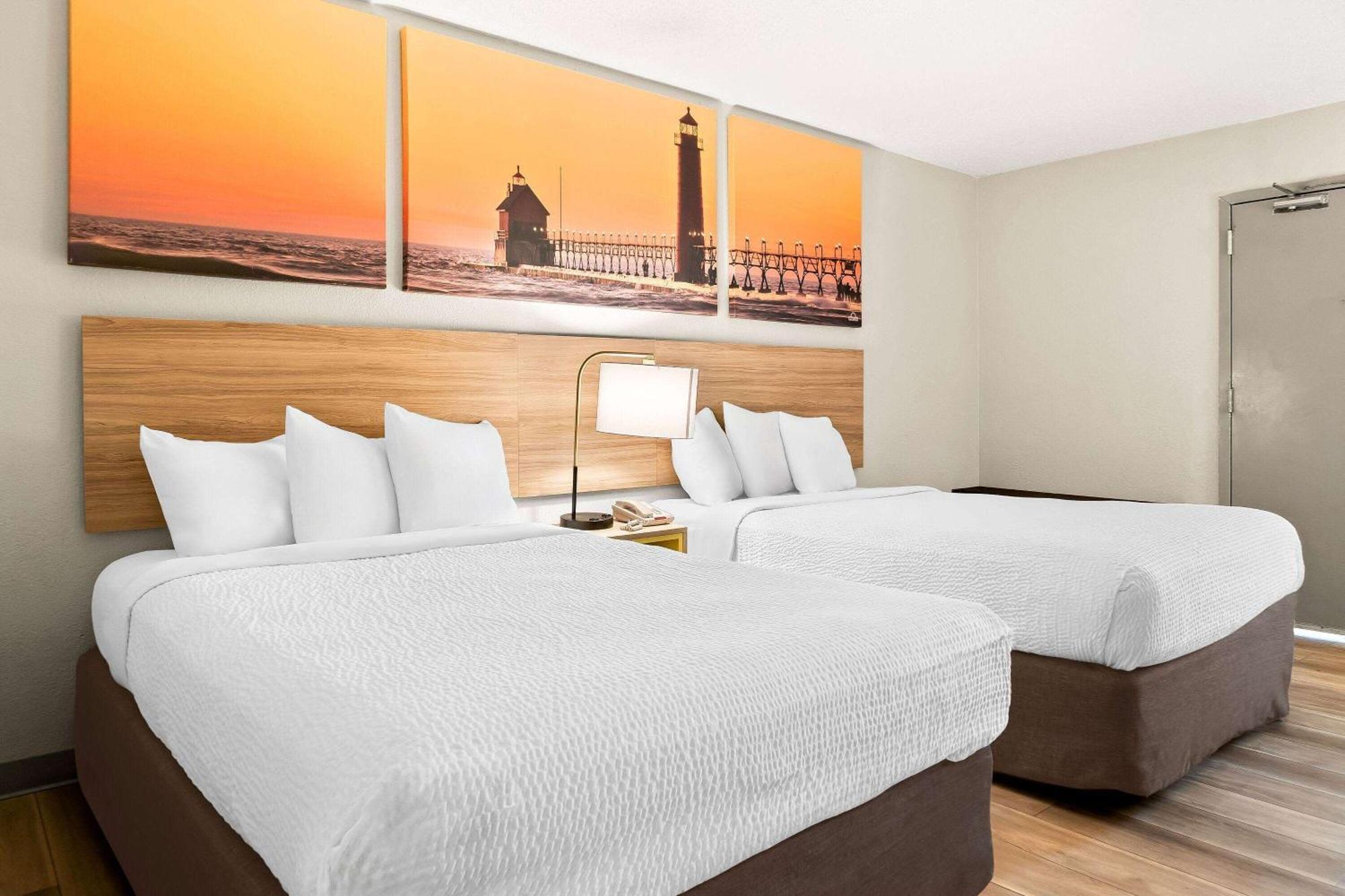 Days Inn & Suites By Wyndham Warren Eksteriør billede