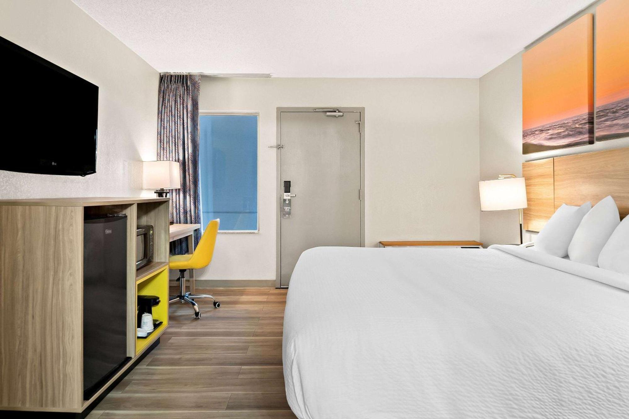 Days Inn & Suites By Wyndham Warren Eksteriør billede