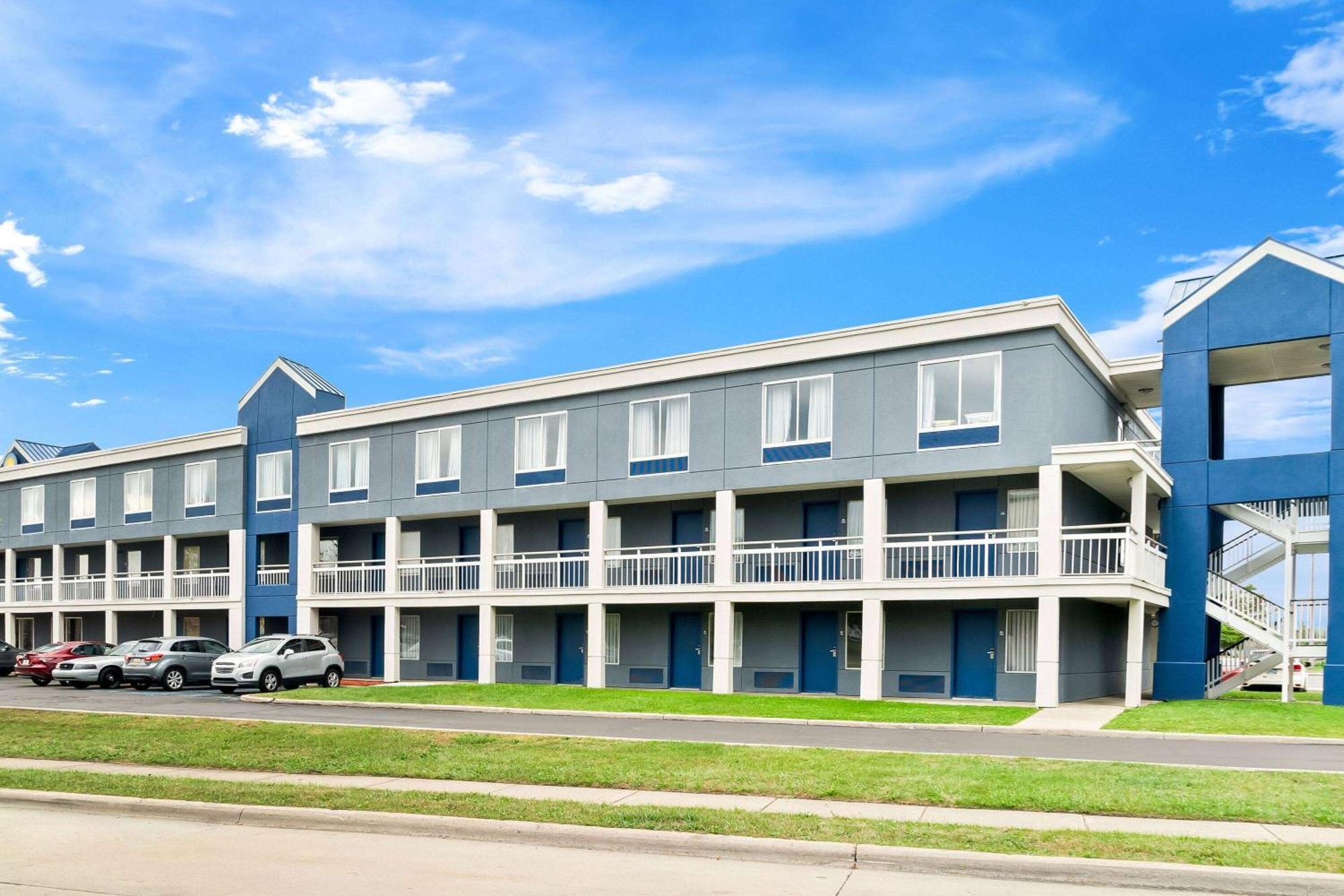 Days Inn & Suites By Wyndham Warren Eksteriør billede
